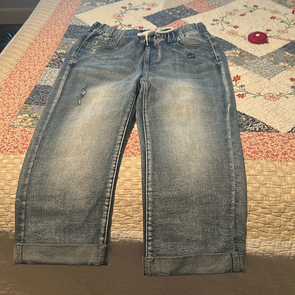 Denim capris  elastic waist stretch sz 28 Shein